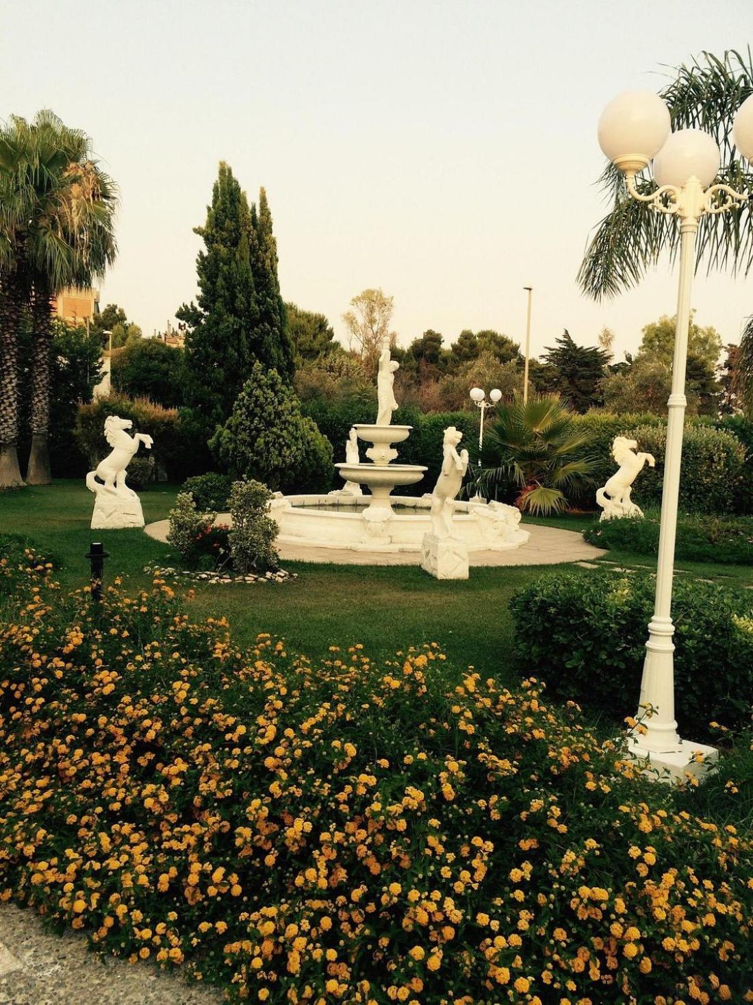 מודוניו Hotel Jolly מראה חיצוני תמונה